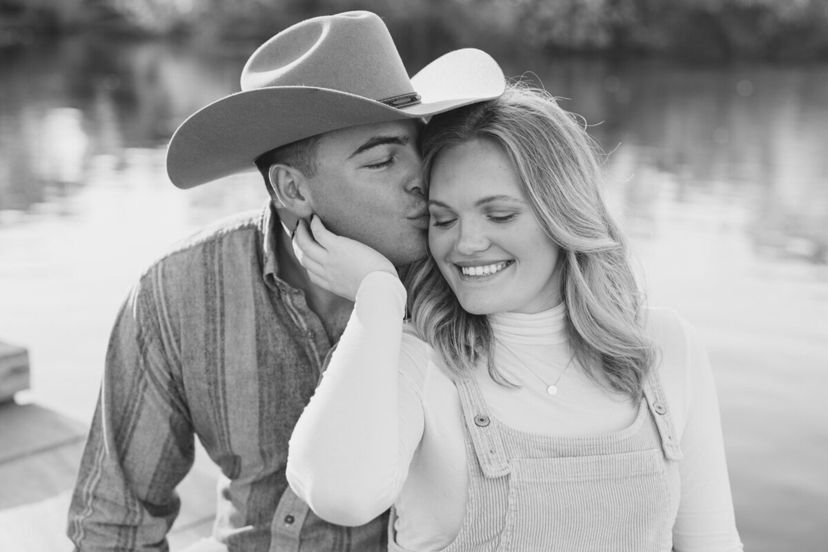 Centennial Park Engagement Session 06