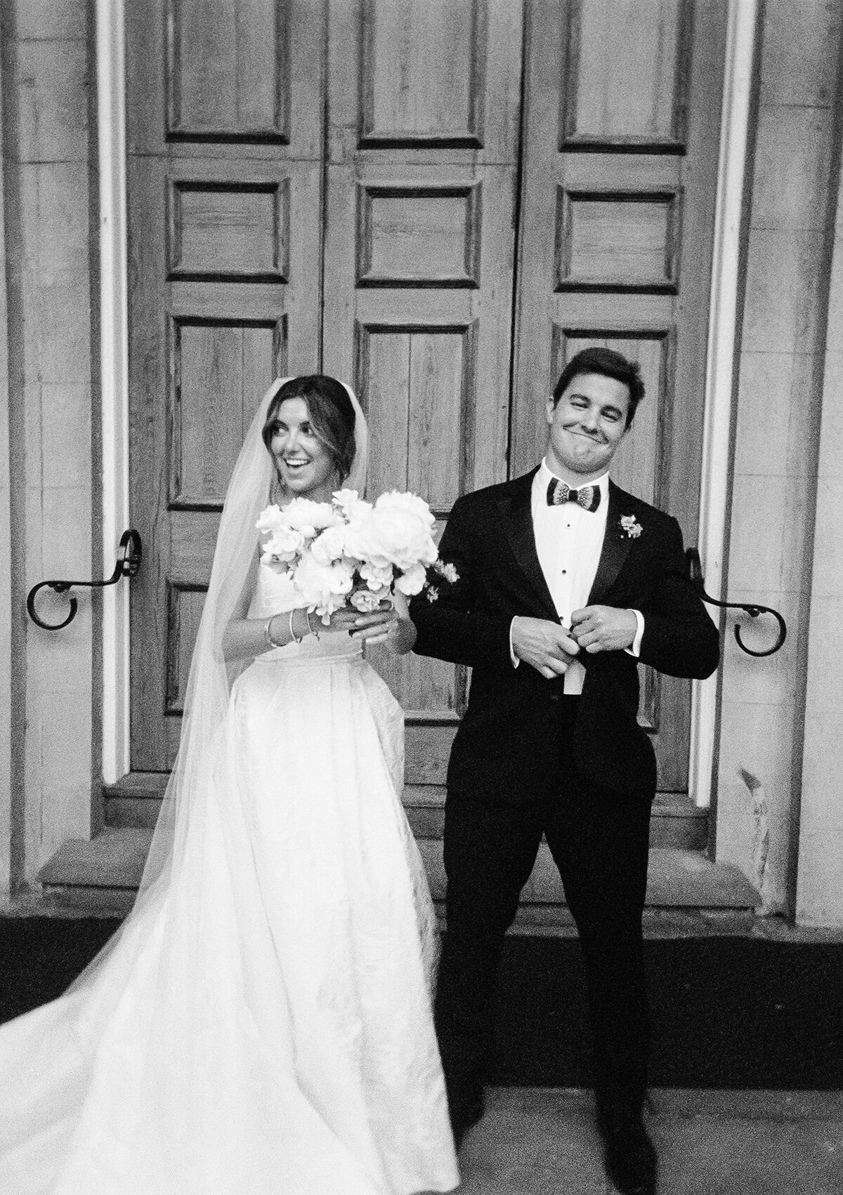 Classic Charleston Wedding on film by Sarah Bradshaw-005