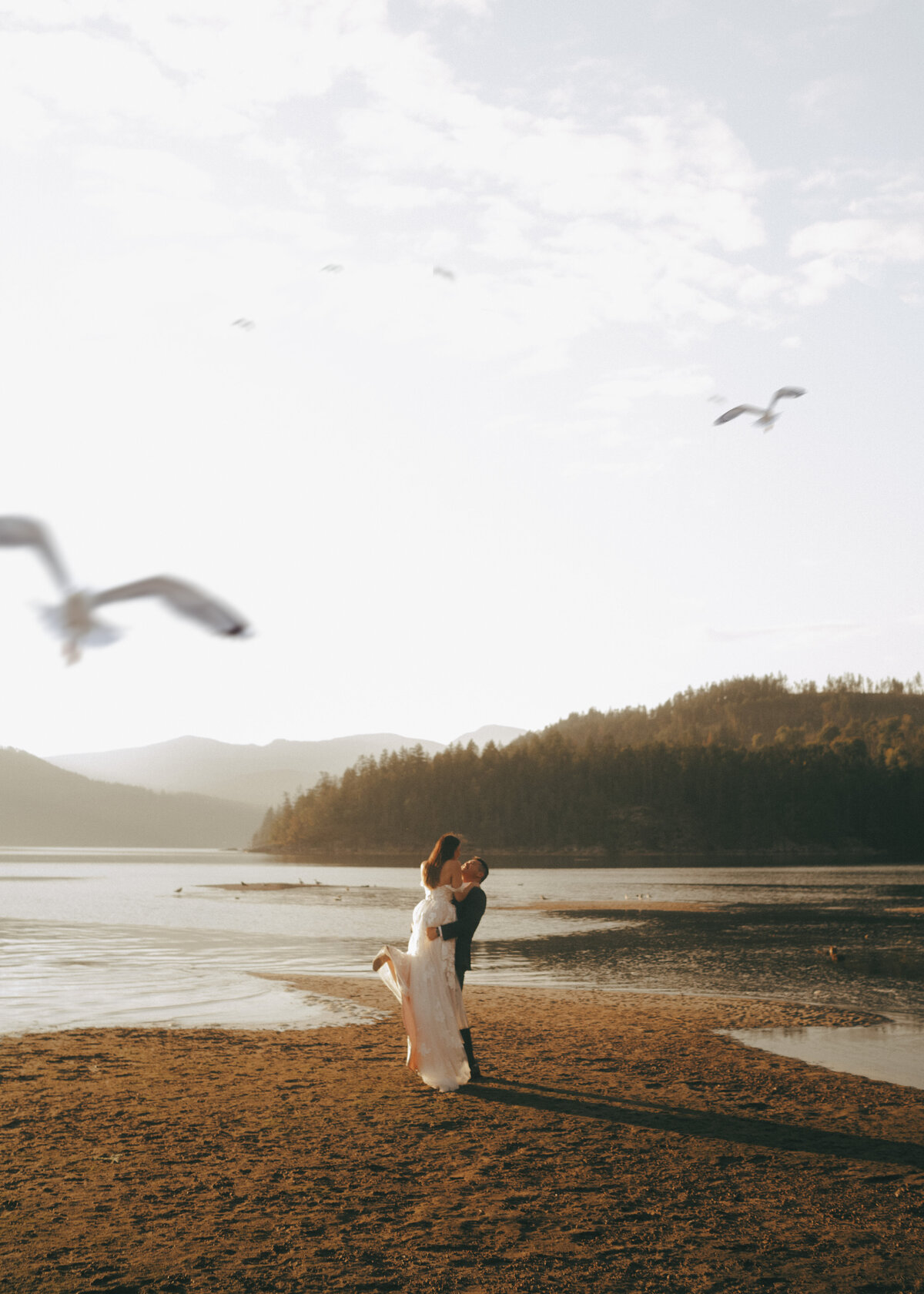 vi-bc-sunshine-coast-elopement-photography-beach-sunset-taylor-dawning-photography-4