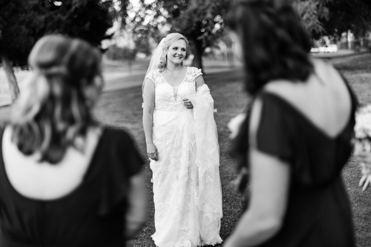 candid moments wedding