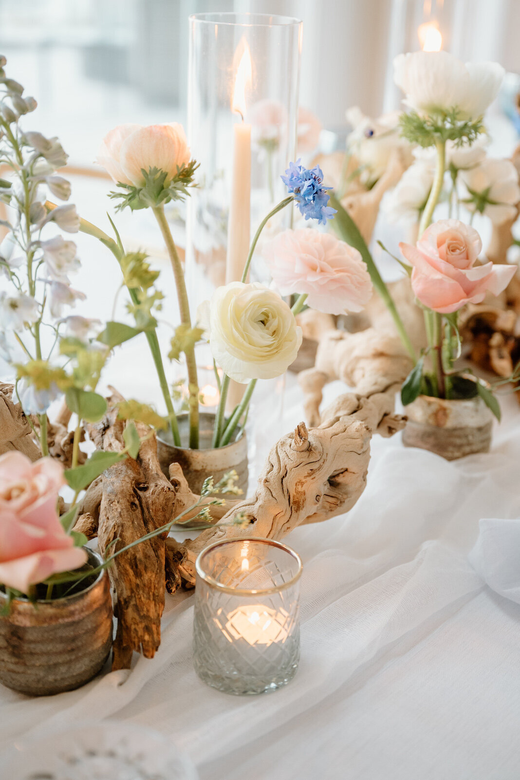 mystic-ct-coastal-wedding-flowers-tableware-rentals-petals-_-plates-10