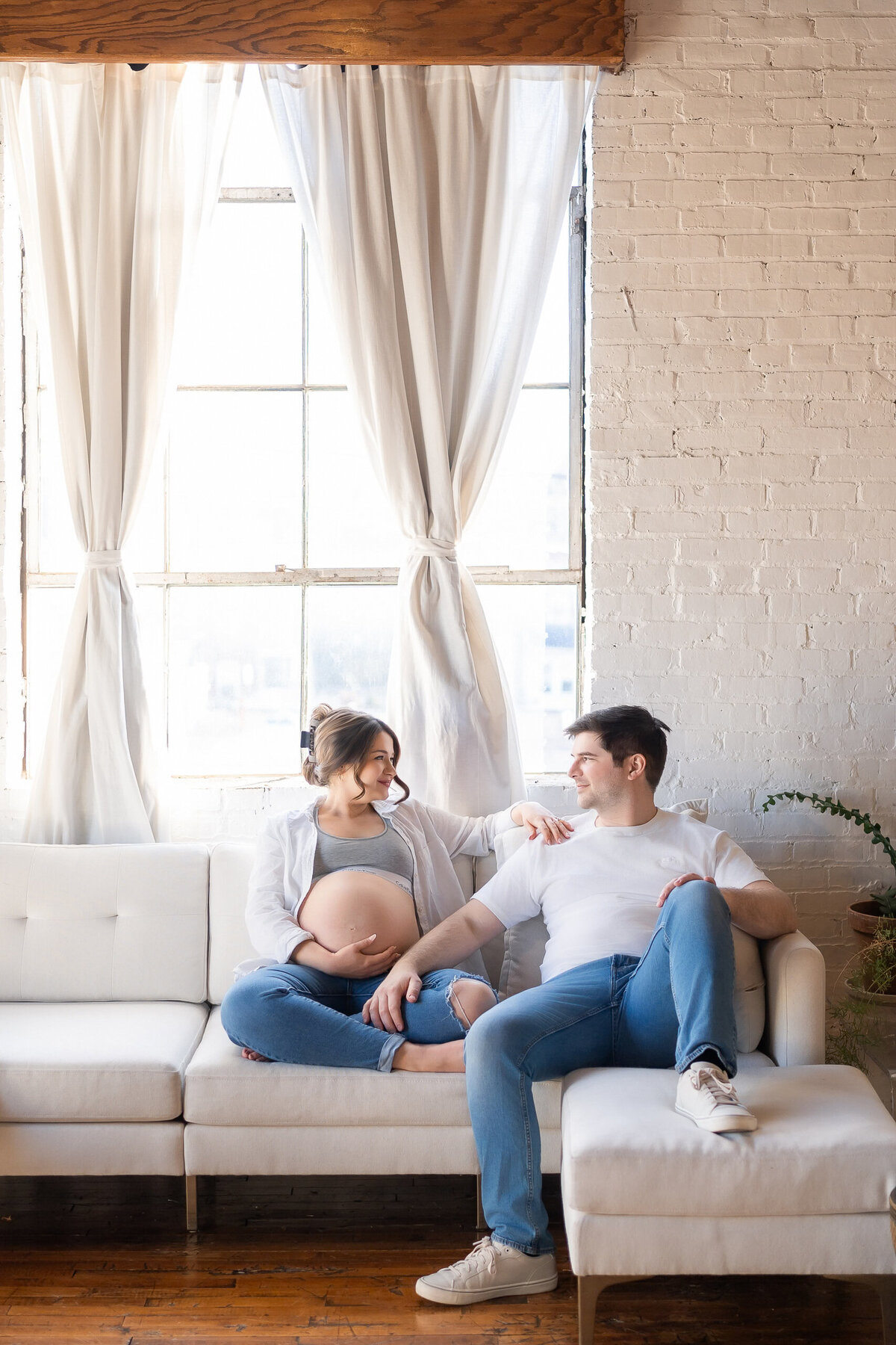 20241222_maternity-session_central-pa_0030-Retouched