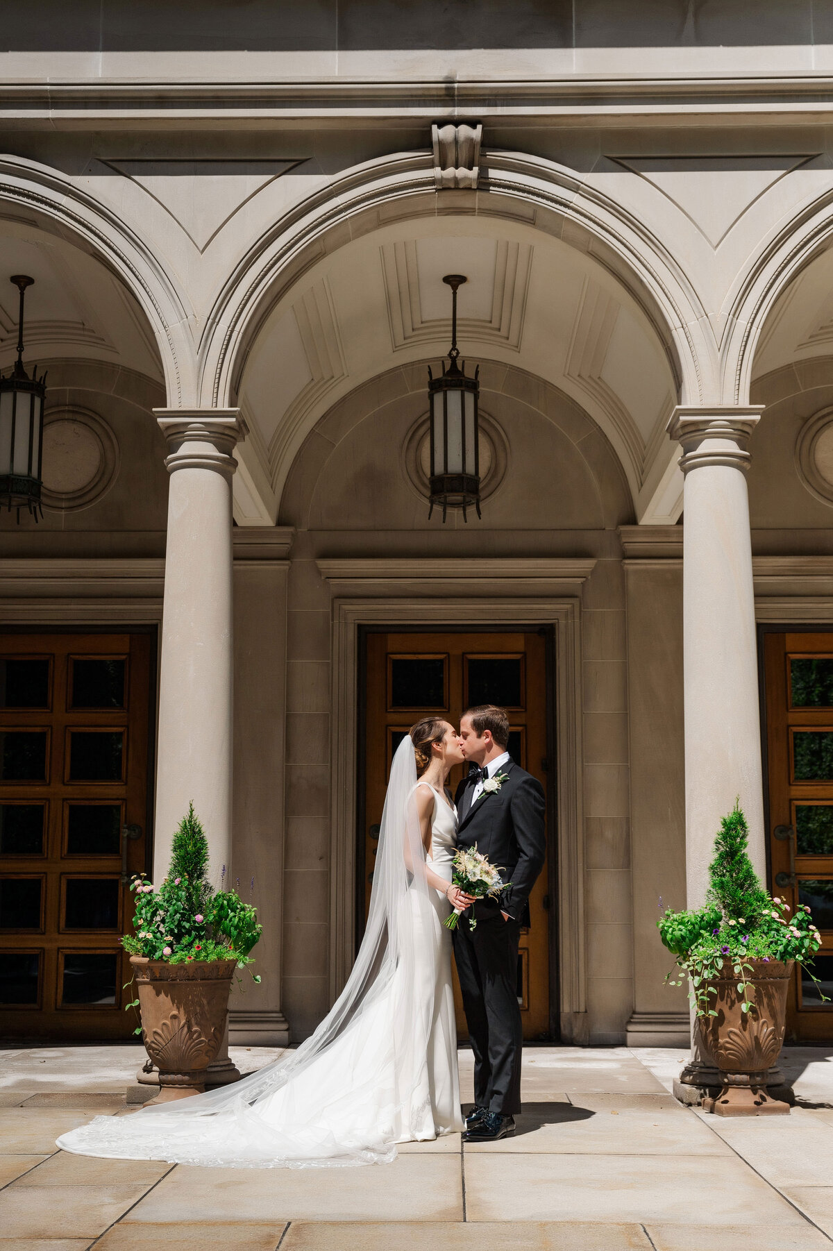weddings at Frick Museum are amazing classic and timeless pittsburgh event venue