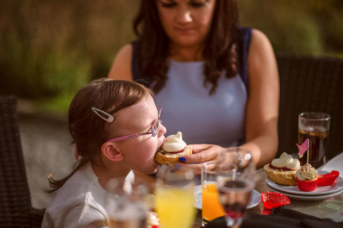74 flowergirl-eats-wedding-cake-sligo