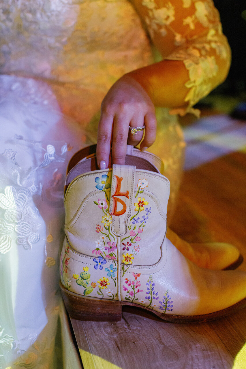 45-colorful-ranch-wedding-max-owens-design