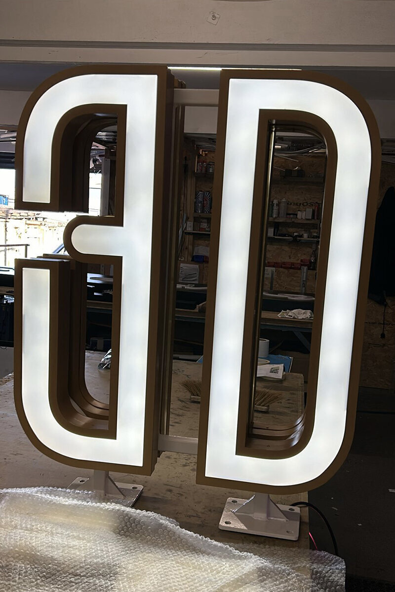ellis-signs-built-up-face-illuminated-burger-projecting-sign-newcastle-gateshead-north-east