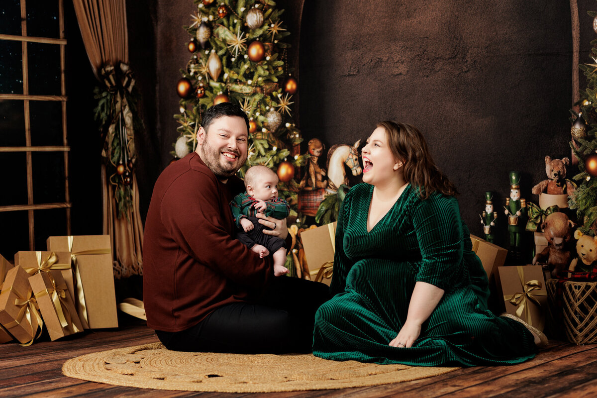 Best NWA holiday photographer, holiday portraits near me, Northwest Arkansas holiday photography, NW Arkansas holiday photos, NWA santa photos