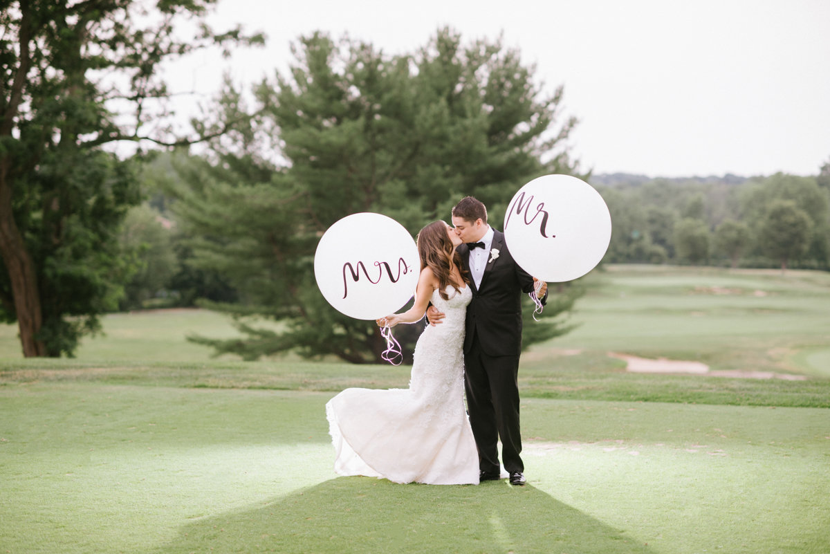 stonebridge country club ny nyc new york city long island nj balloons mr. mrs. kiss soft light candid photography