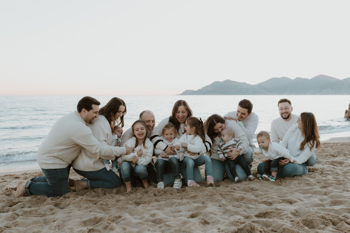 seance_famille_xxl_plage_nice_la_bocca_chloelaydevant-9