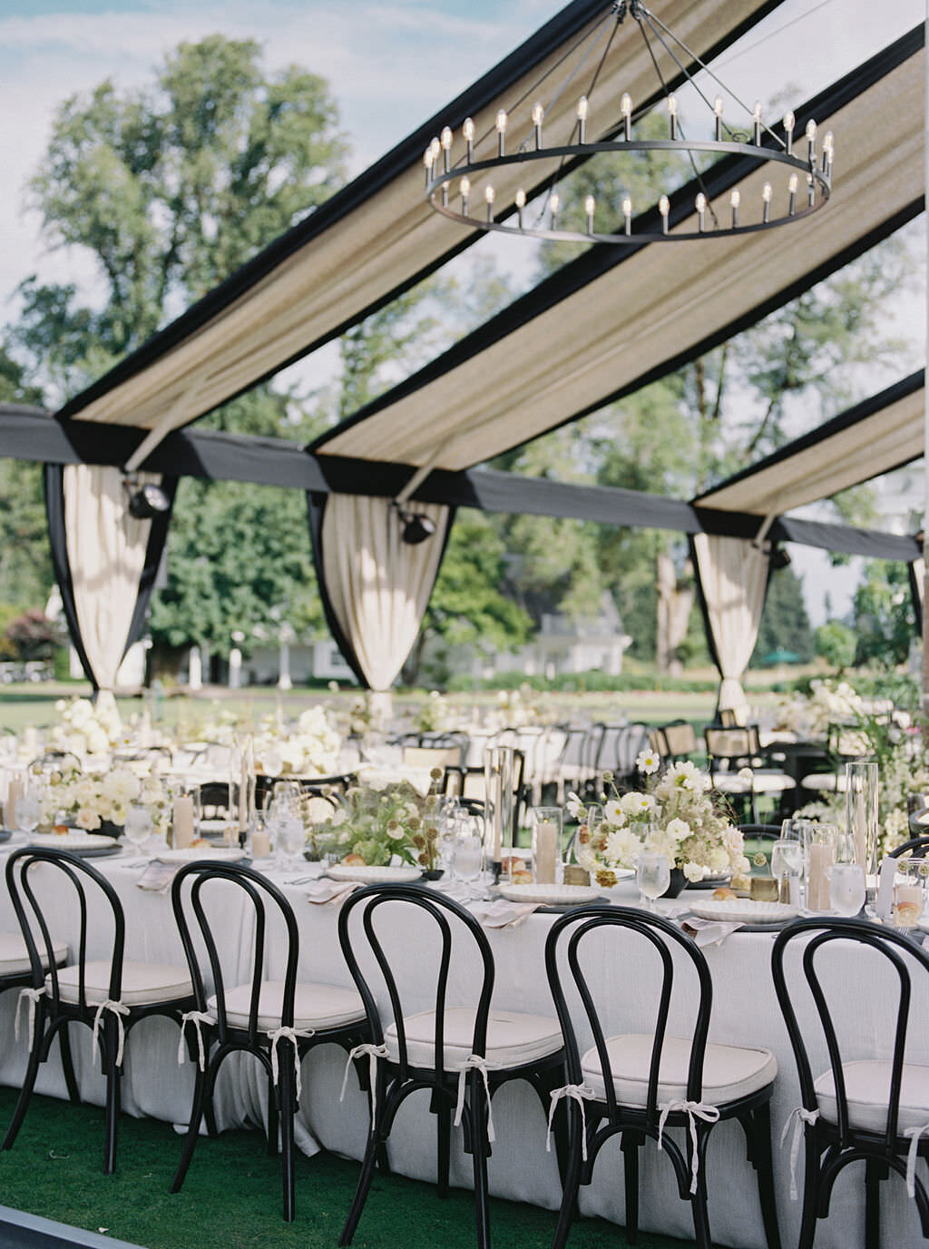 Sophisticated-black-tie-outdoor-wedding-in-portland-oregon-32054_15