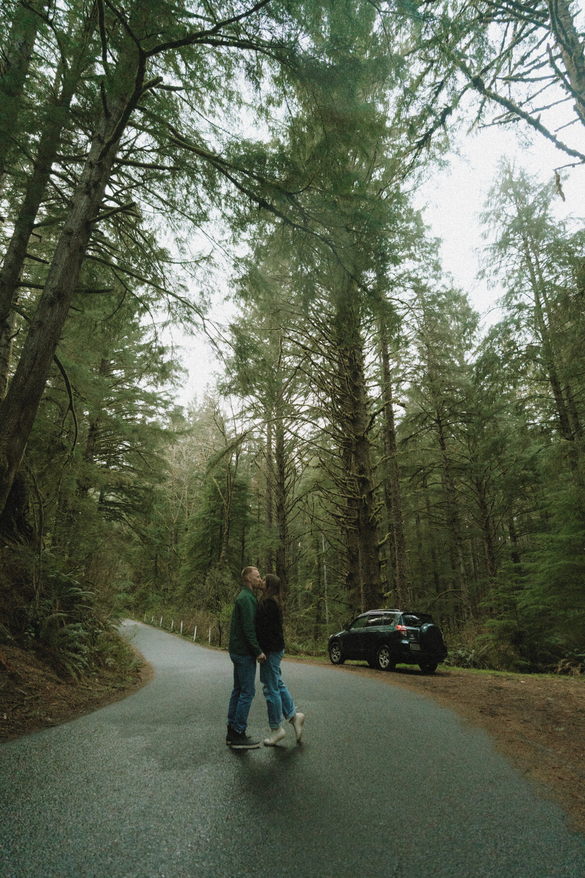 Oregon Coast Couples - lizarrietaphotography-21