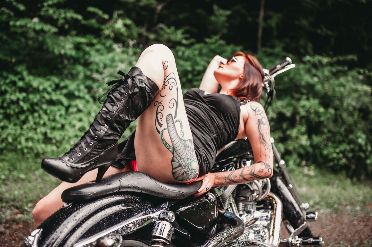 motorcyle-boudoir