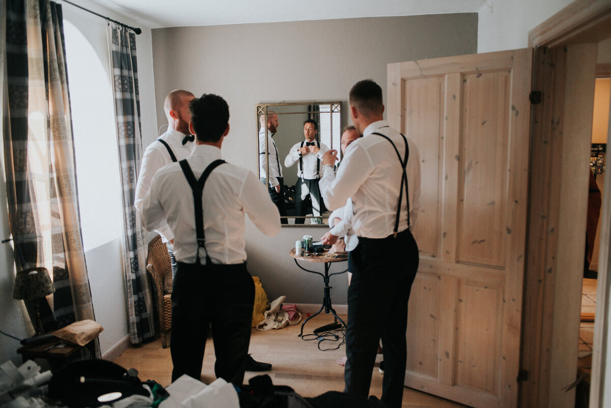 Groom getting ready with the boys
