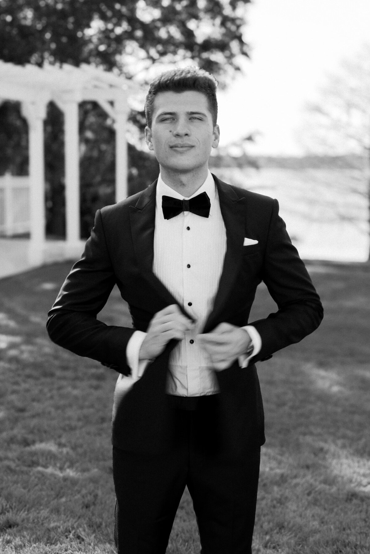 47-groom-getting-ready-orlando-wedding-photographer-4