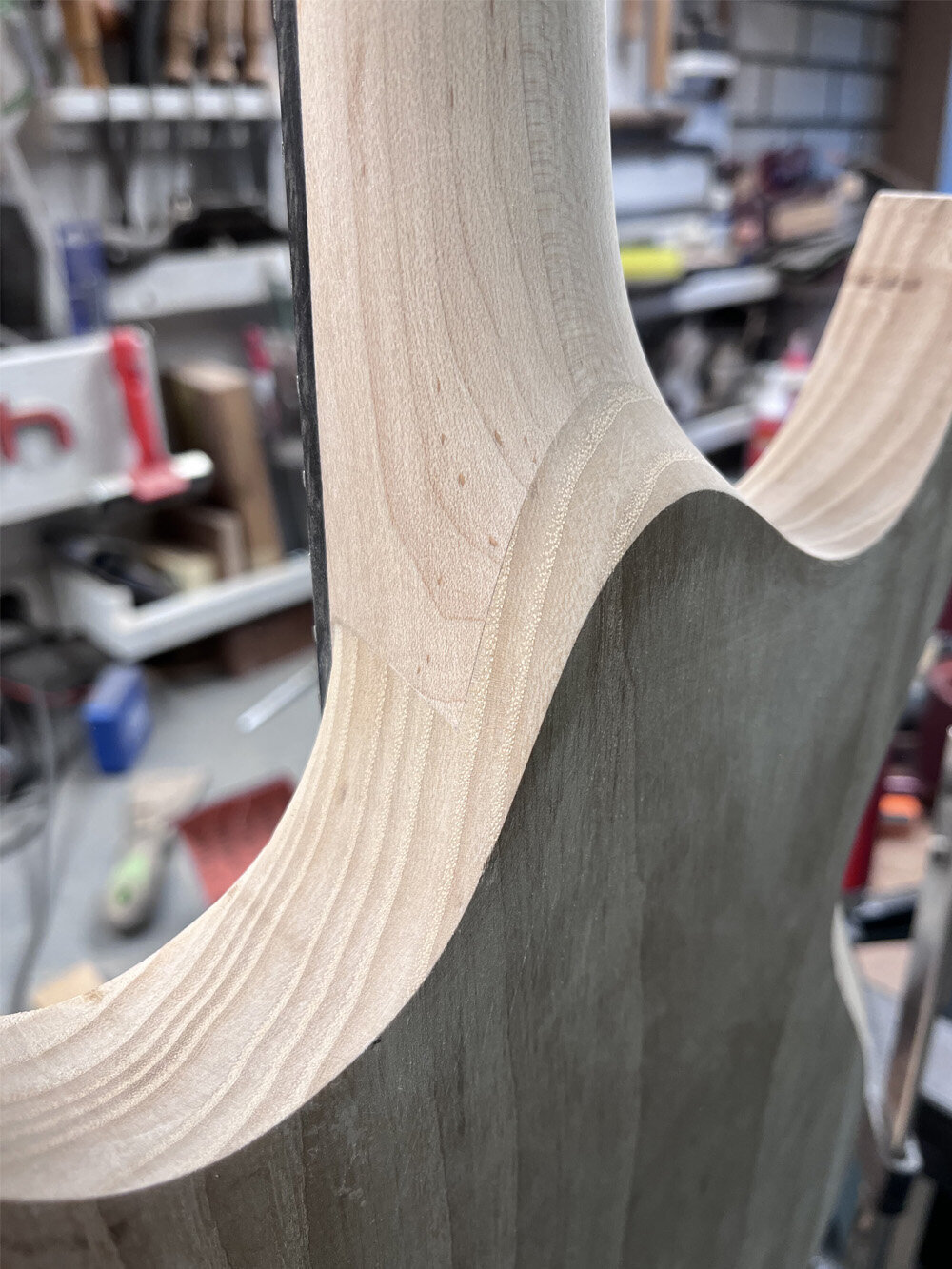 Neck to body transition