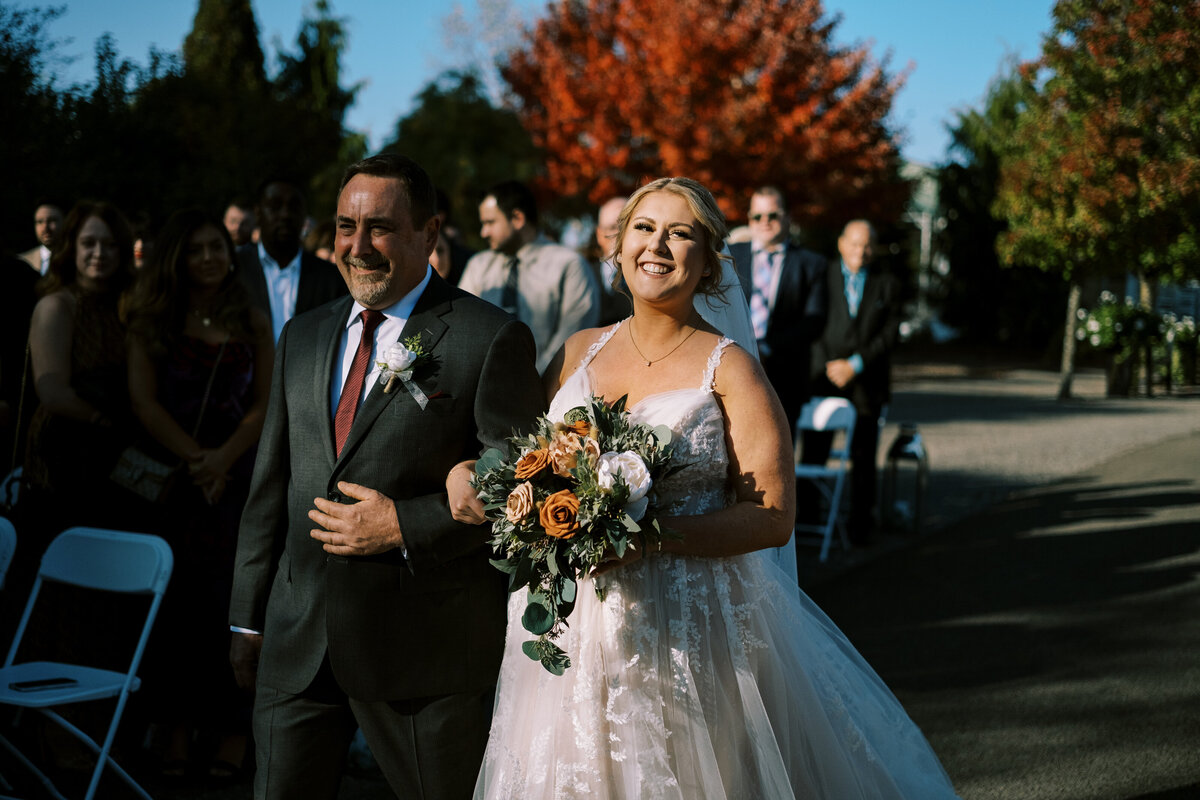 025_2022-10-15_16-35-50_FUJIFILM_X-T3_XF33mmF1.4 R LM WR_(c)_weddingsbyryanandkate.com