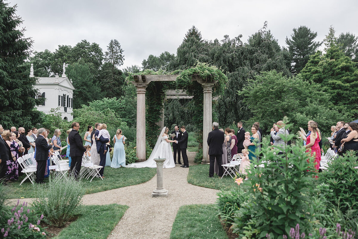 glen_magna_garden_ceremony