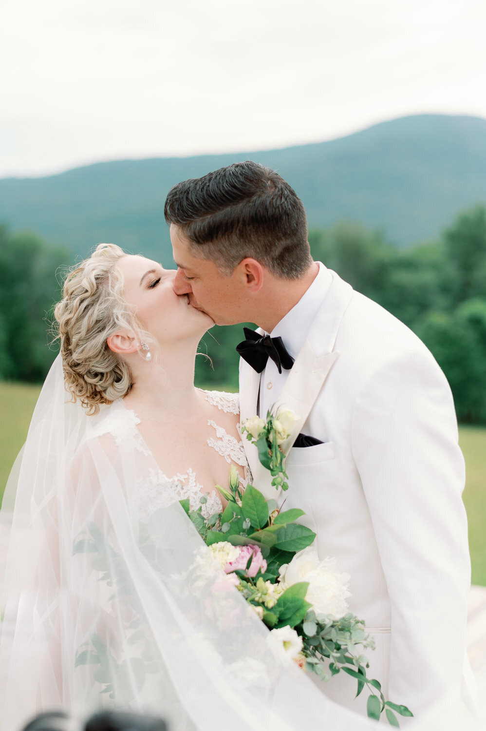 Stowe-Vermont-Wedding-Trapp-Family Lodge-coryn-kiefer-photography-32