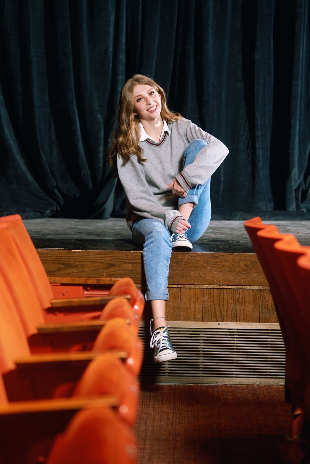 Professional Senior Picture Photographer in St. Paul High School Portrait Session-18