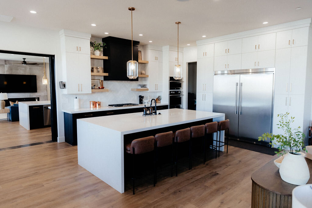 Beezah_FrankiesPlace_ALL-395