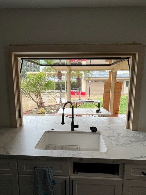 WINDOW-FLIP-OUT