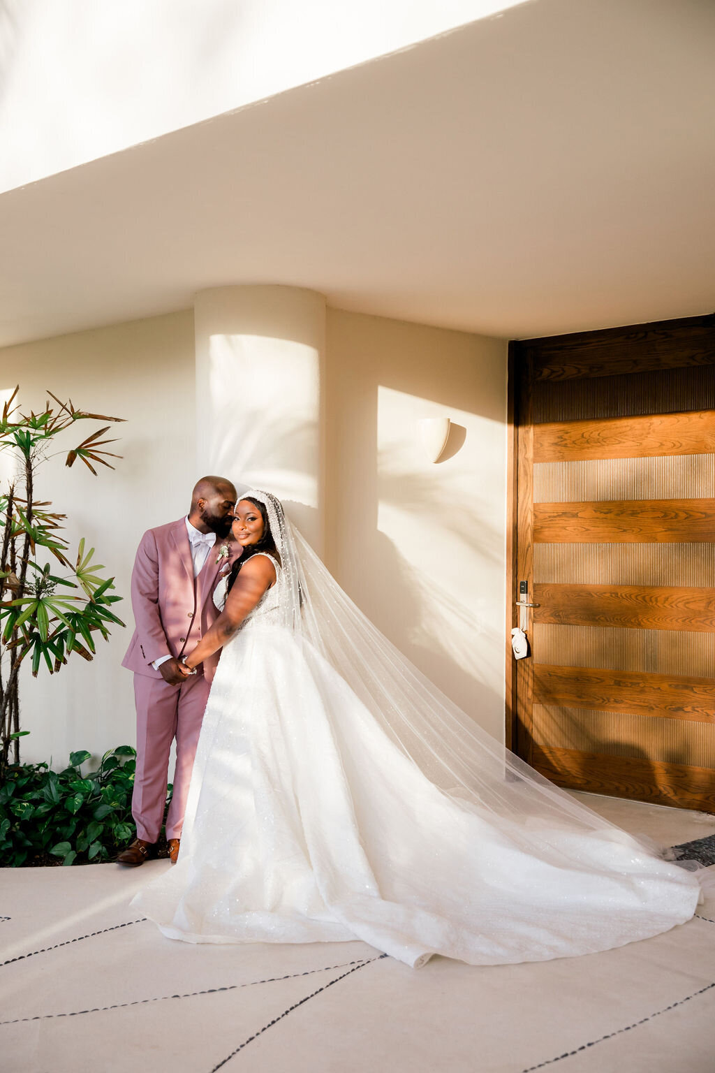 grand-velas-bride-and-groom-11