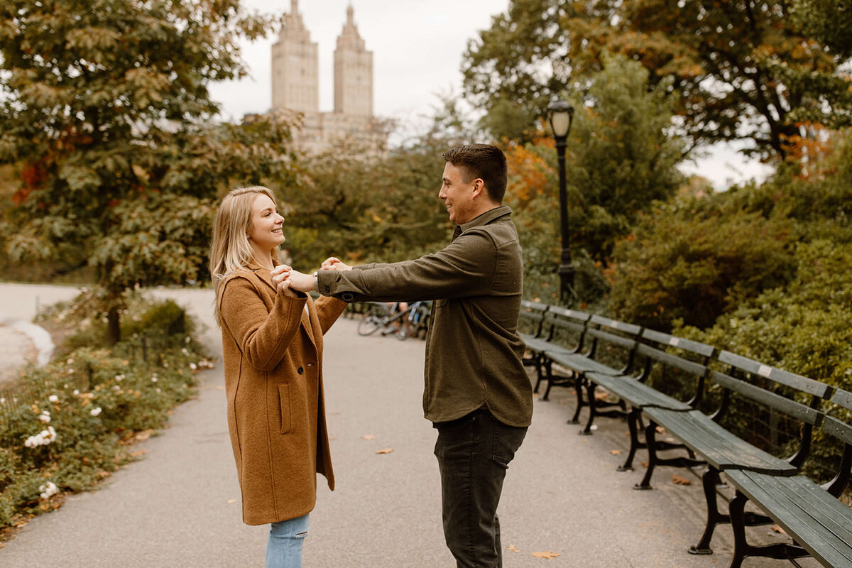 central-park-fall-engagement-9