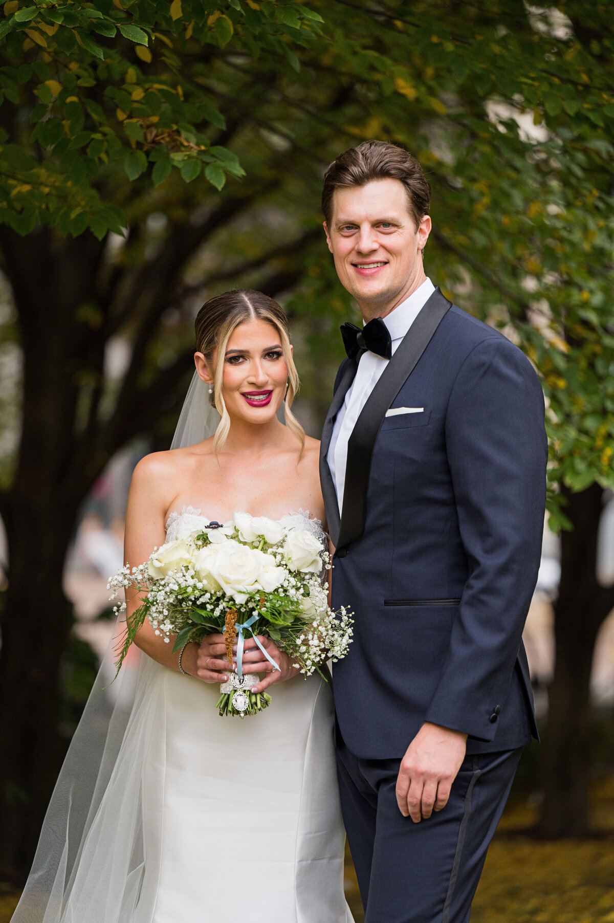 bride and groom traditional wedding portrait pittsburgh