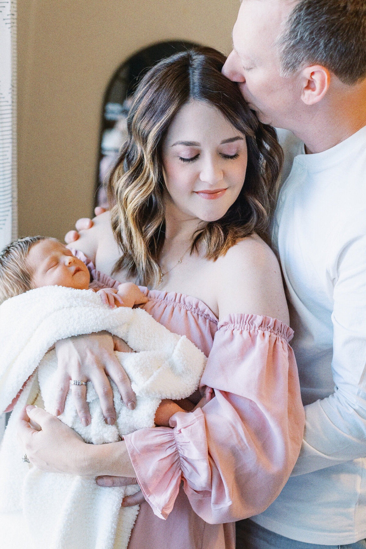 lifestyle newborn photographer near me