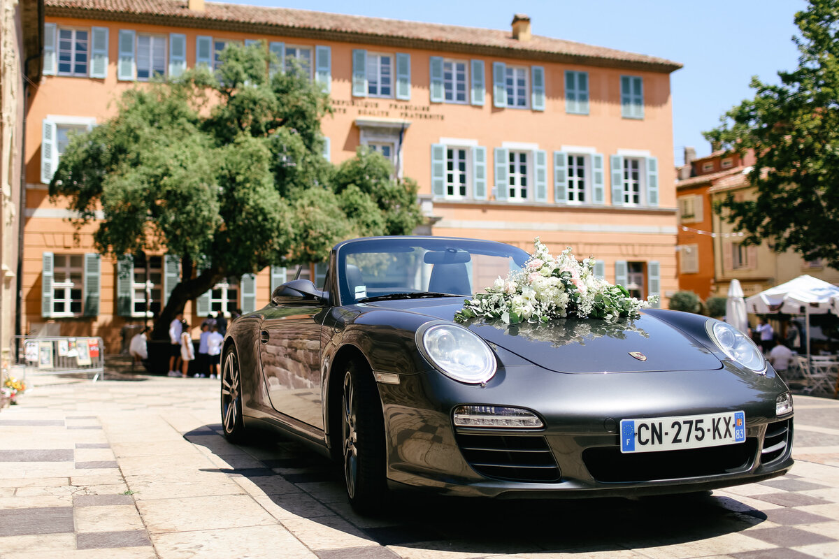 luxury-destination-wedding-chateau-vaudois-provence-leslie-choucard-photography-09