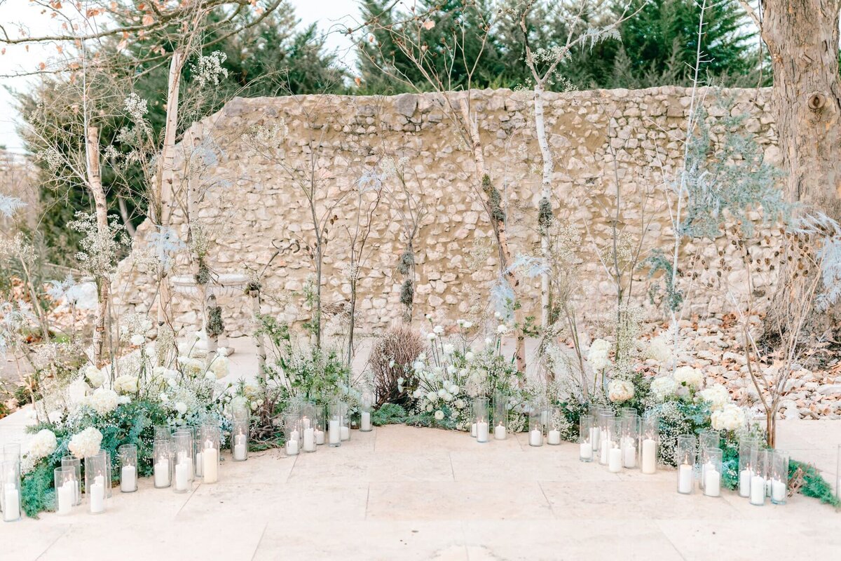 white-floral-arrangements