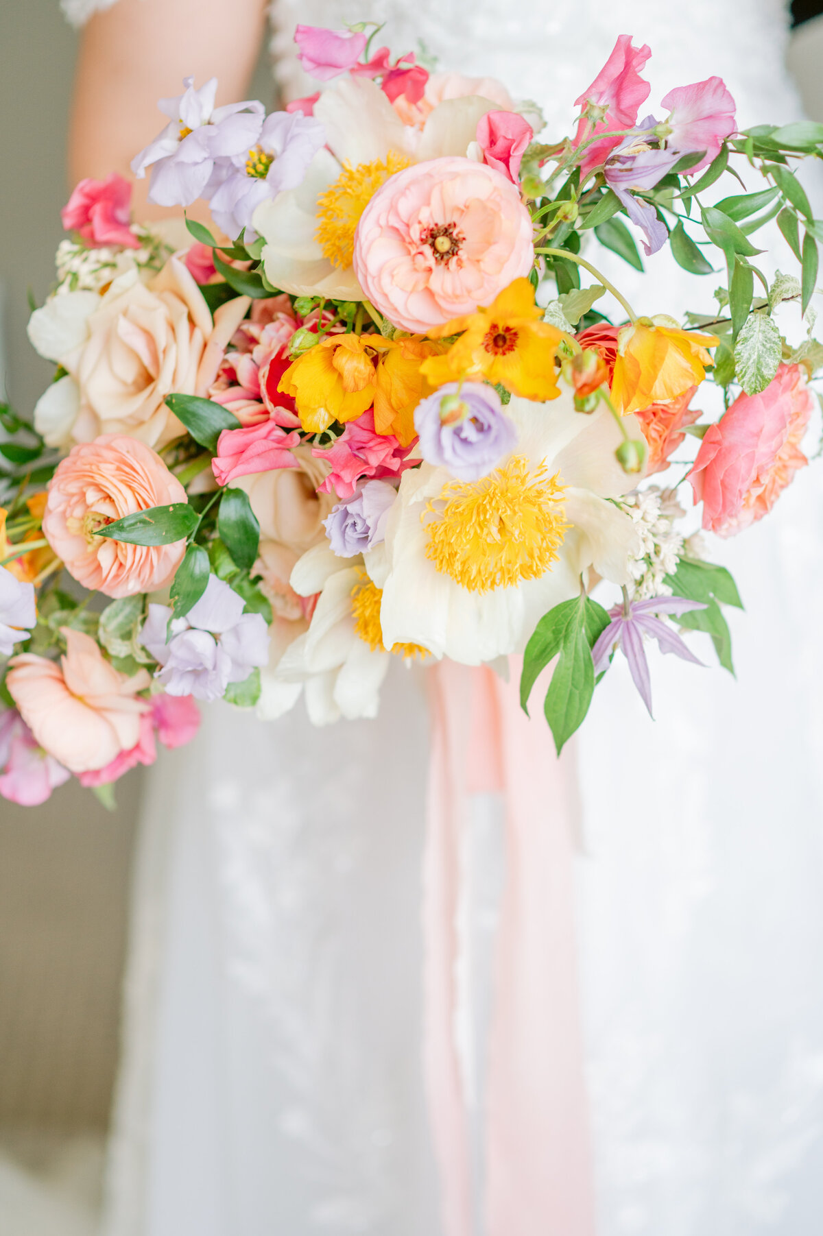 Le Belvedere-Bright-Spring-Floral-Wedding-Photography-by-Emma 40