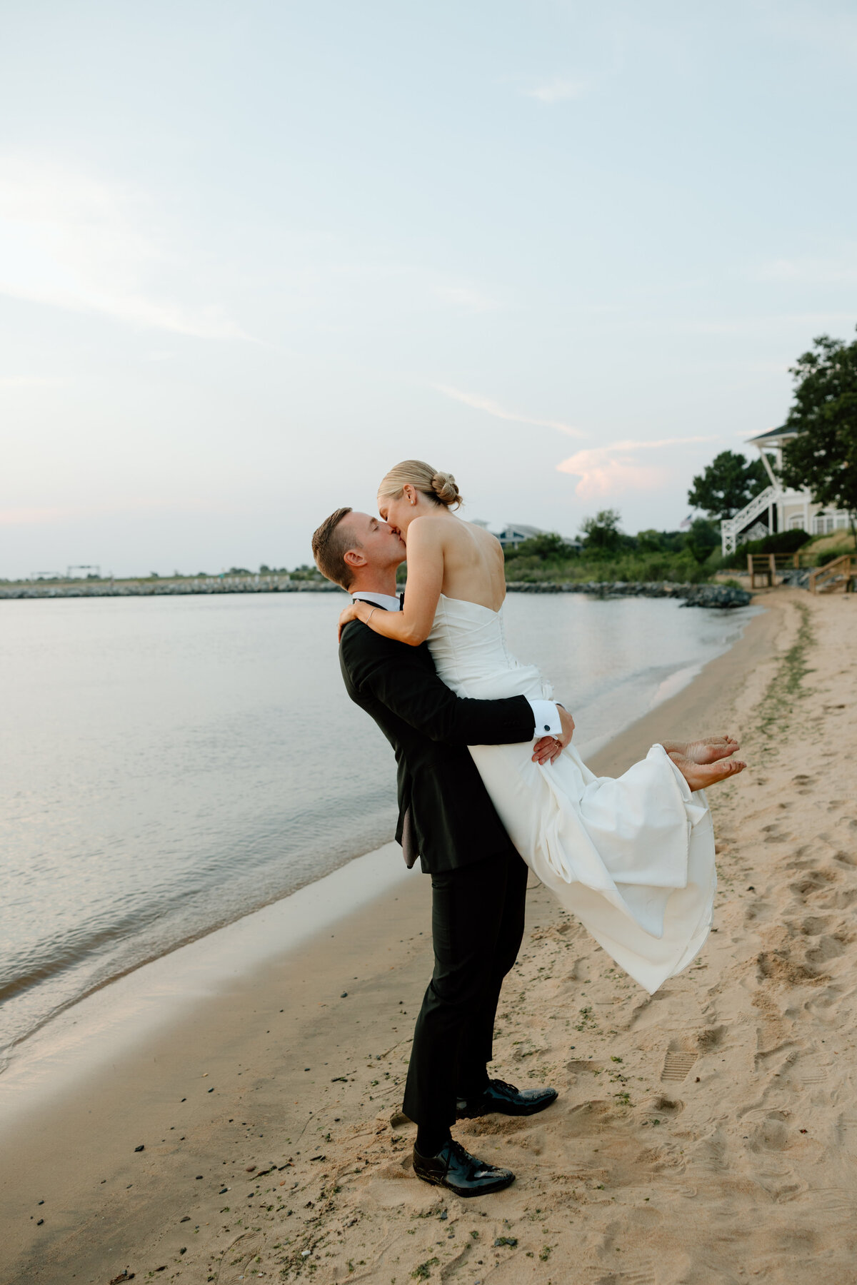chesapeake-bay-beach-club-wedding-cara-amarie-photography-sunset-photos-39