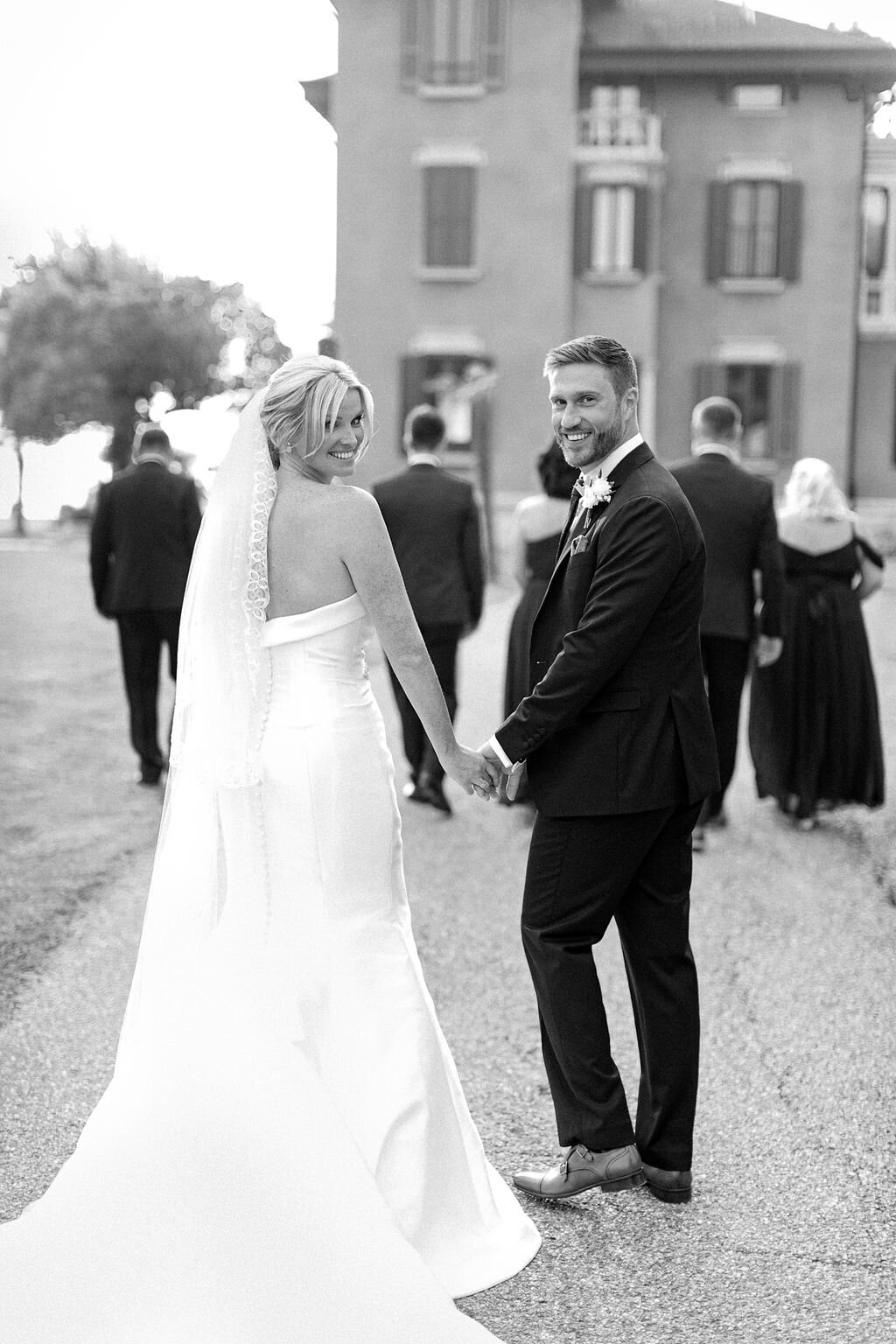 best-italy-wedding-photographer-soft-airy-lake-como-garda-mike-hannah-previews-30-8