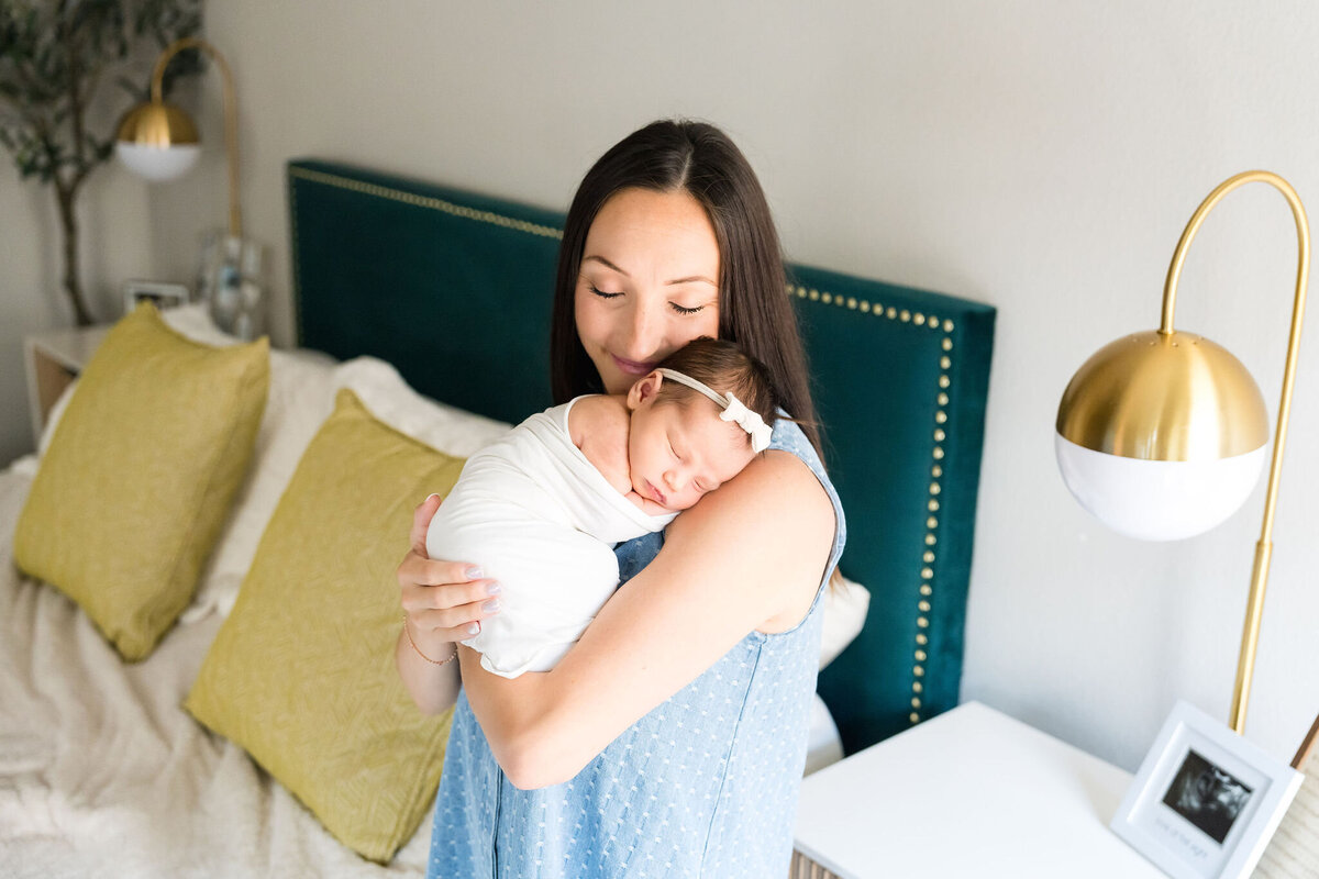 natural-light-newborn-session-austin (39)