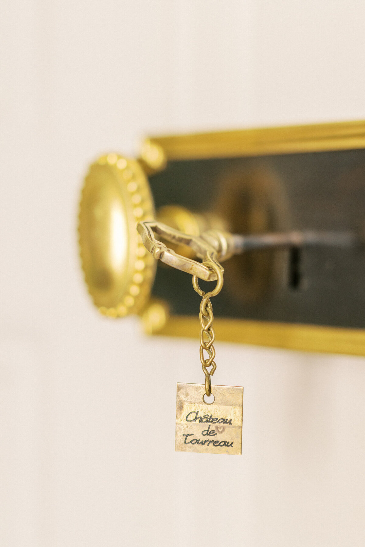 mailys-fortune-photography-destination-wedding-photographer-chateau-tourreau-provence-54