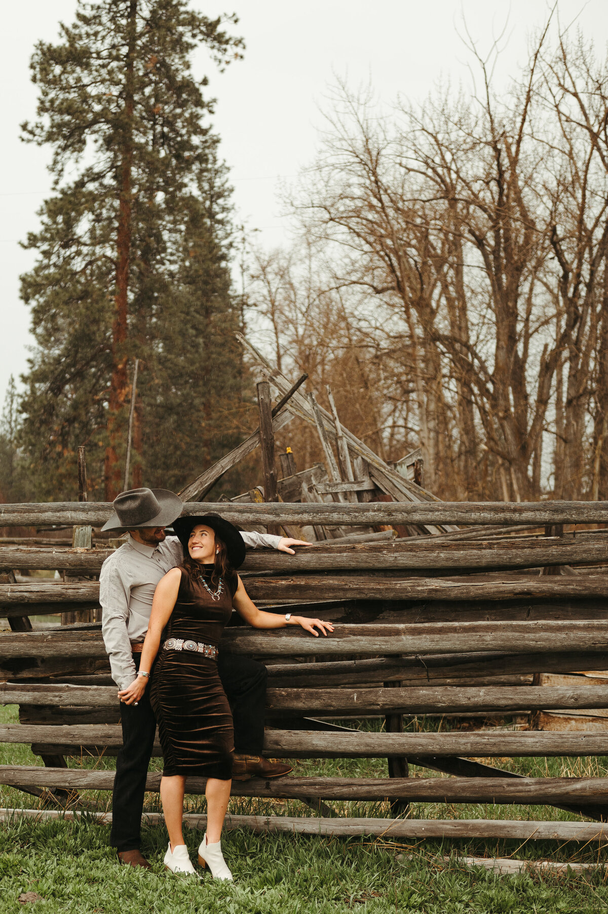presley-gray-photo-montana-western-style-engagement-4134