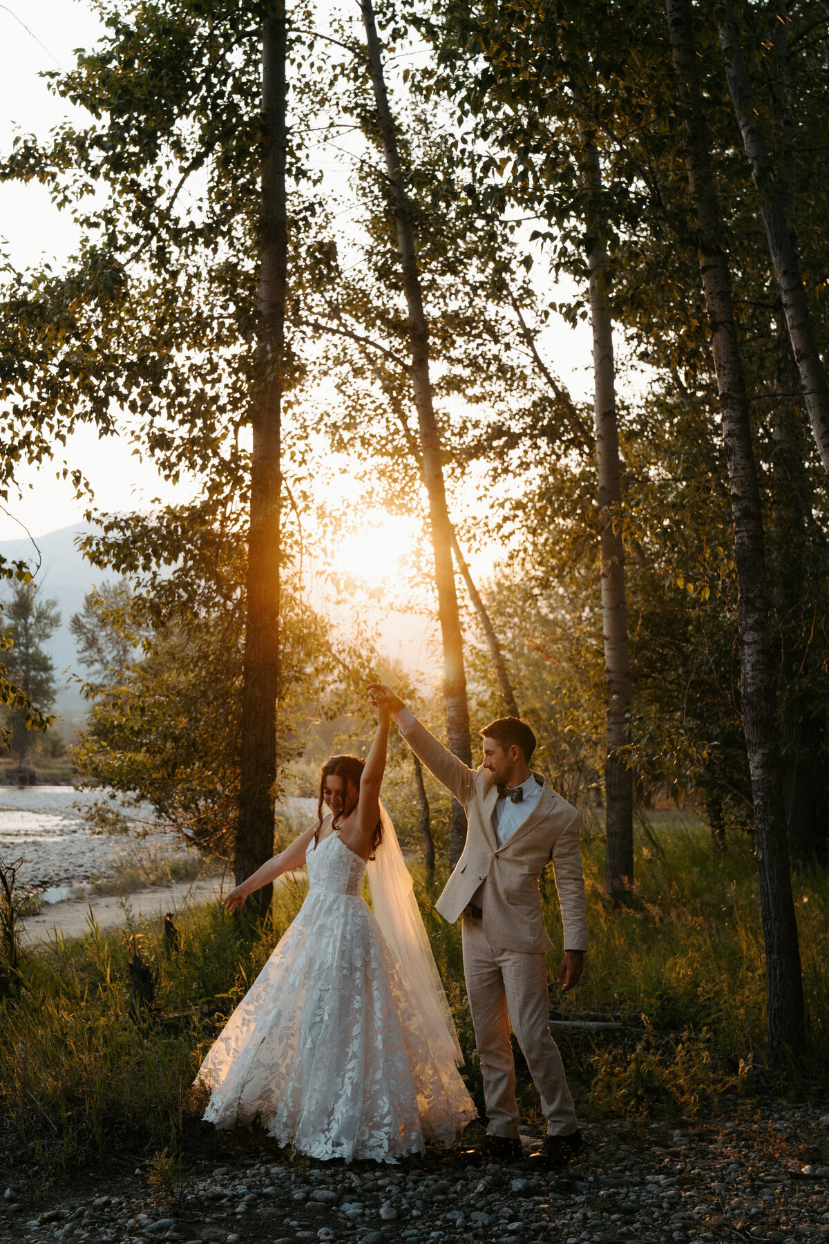 Colleen&Chase-Bitterroot-Valley-Elopement-VenturetoElope-468