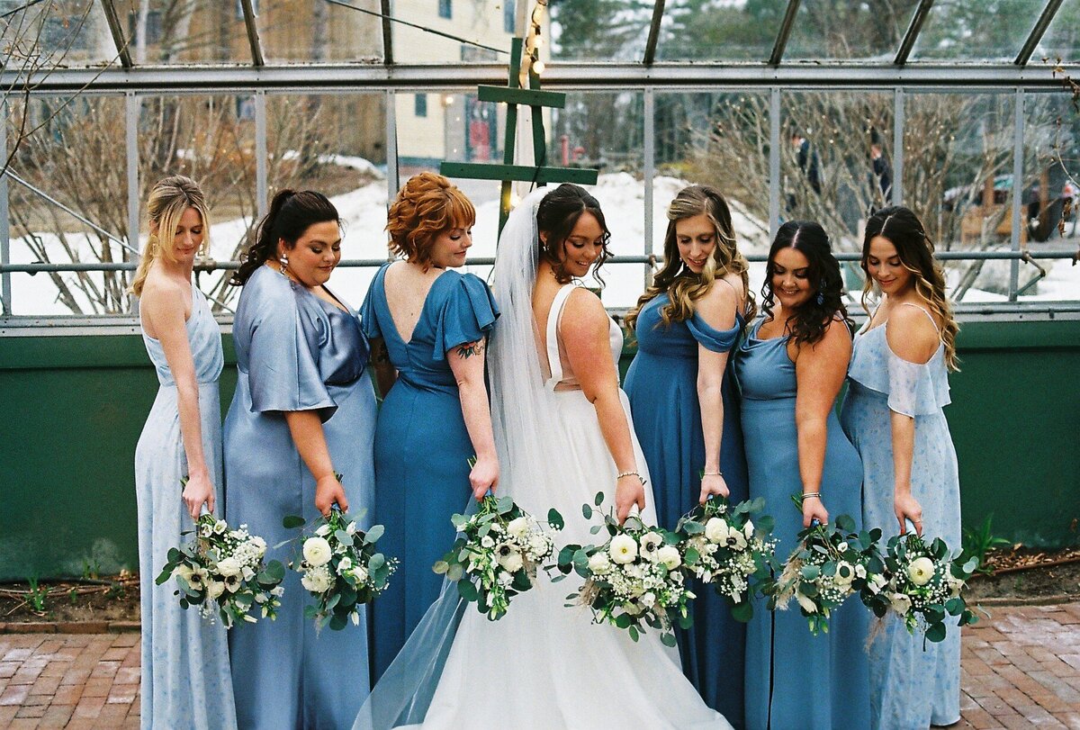 bridesmaids with flowers