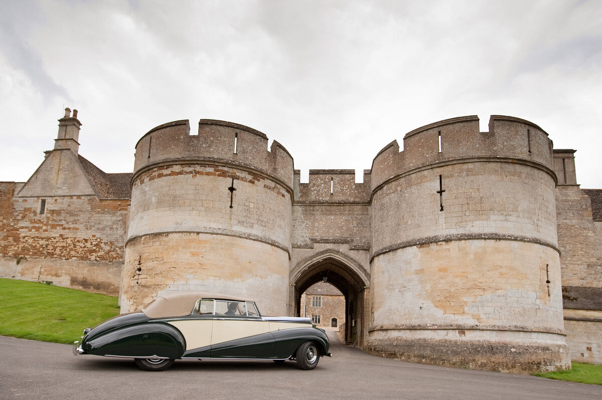 Rockingham-Castle-wedding-photography-1049