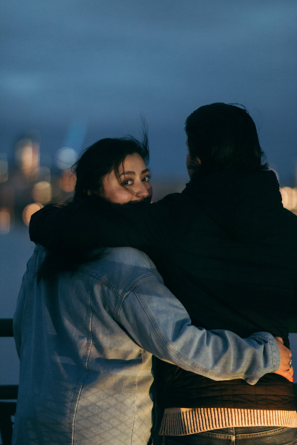 couples-session-seattle-ferry-jennifer-moreno-photography-documentary-style-washington