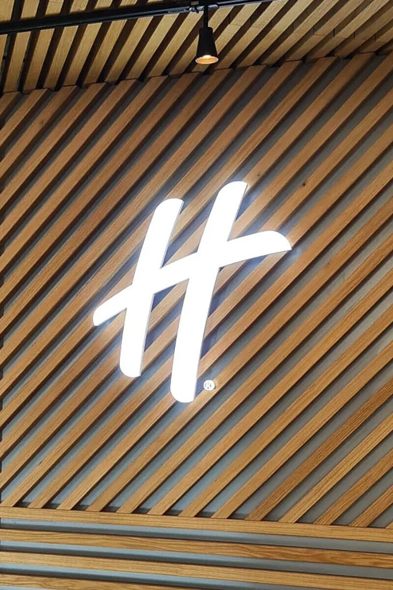 ellis-signs-internal-illuminated-hotel-signage-newcastle-gateshead-north-east