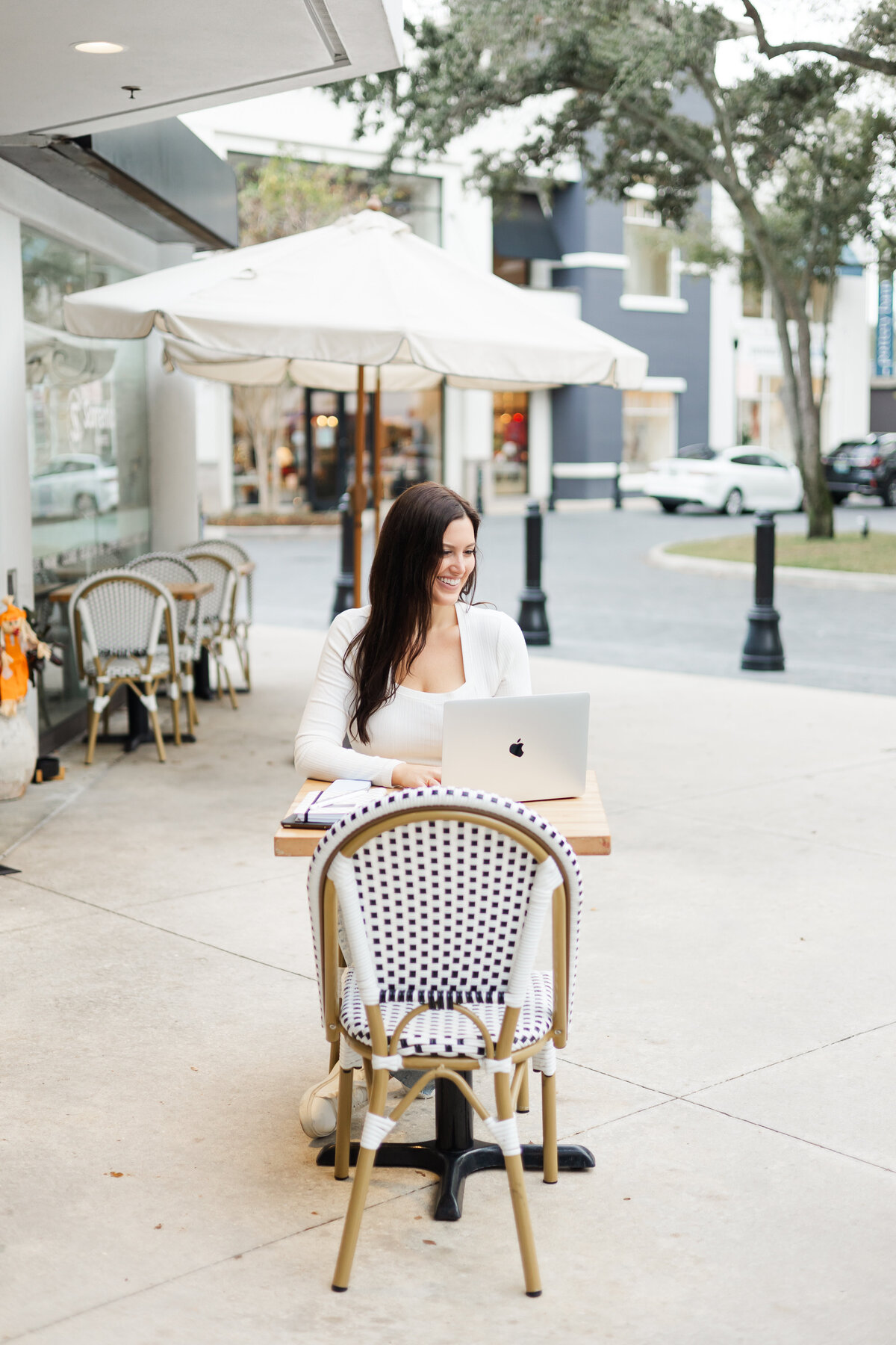 woman-working-parisian-tampa