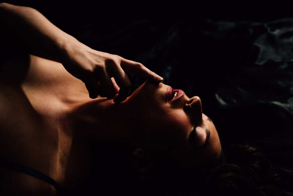 lindsey-m-boudoir-ottawa-928