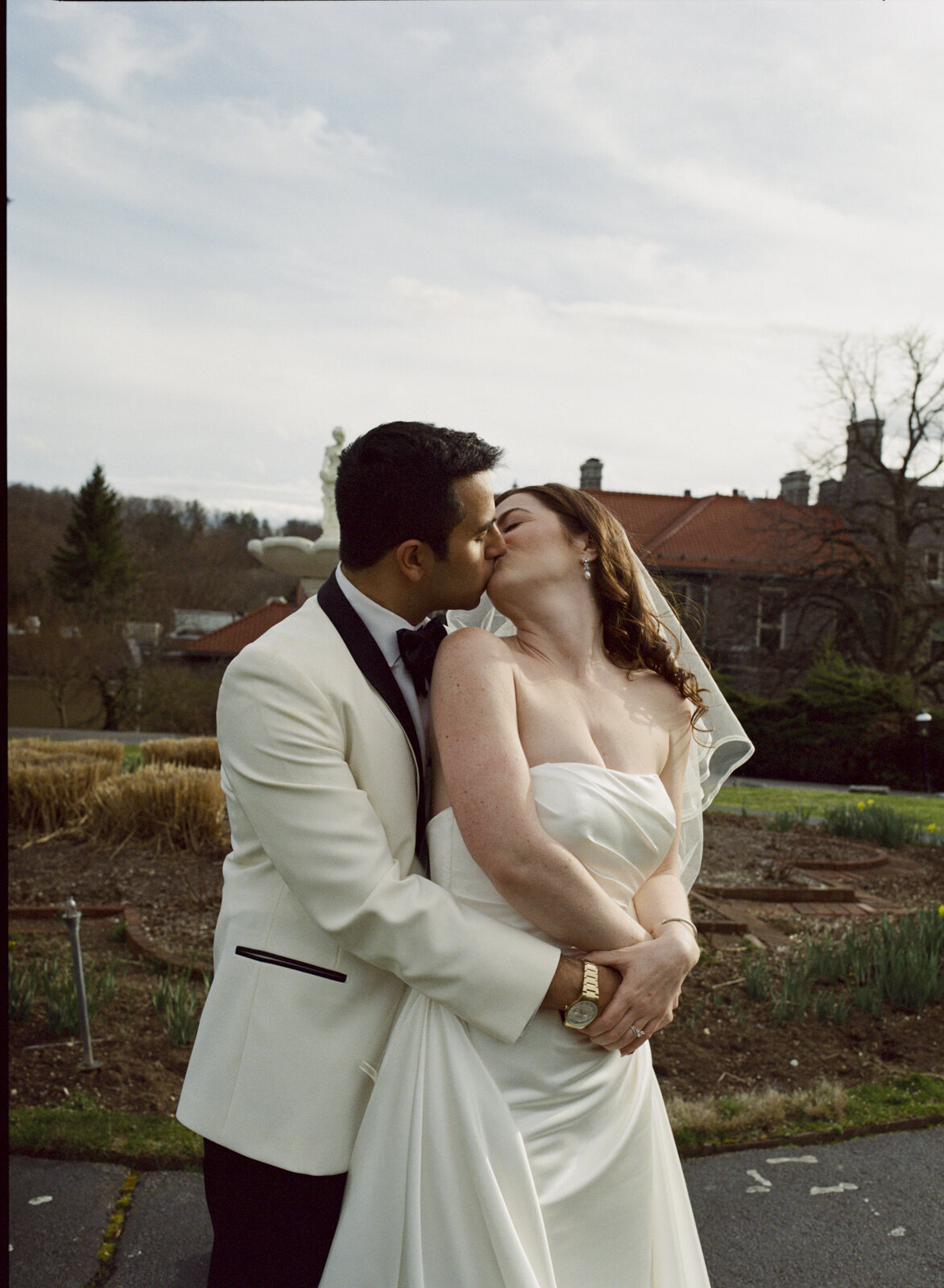 tarrytown-house-estate-on-the-hudson-film-wedding-photographer-nyc-75