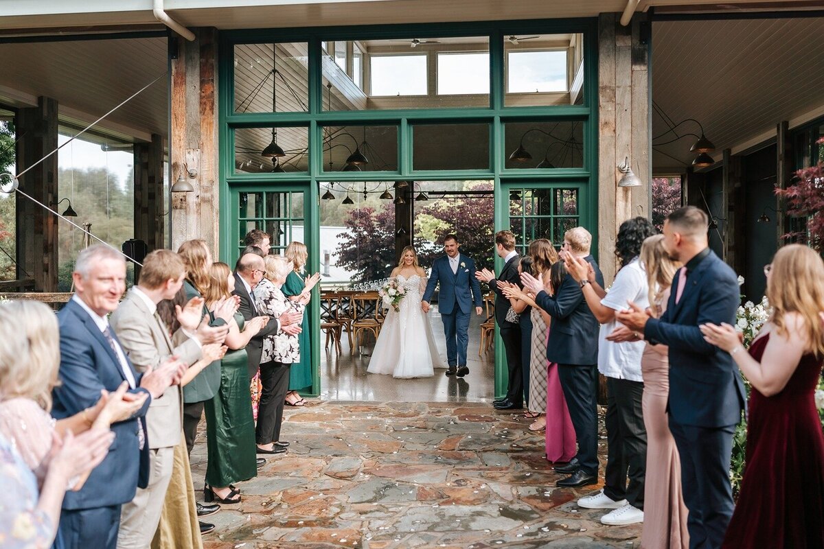 Couple having a microwedding in rural Victoria 