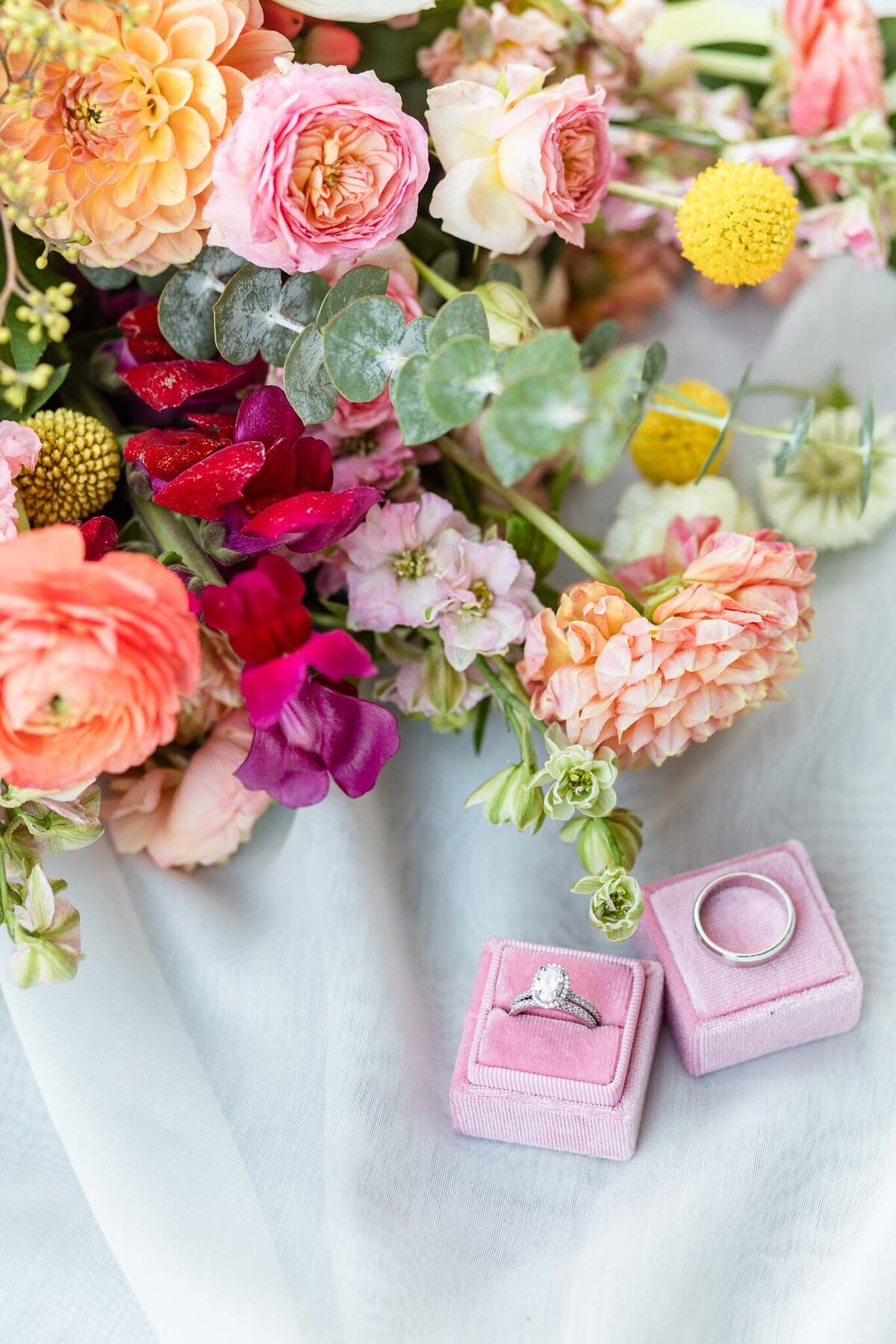 violet-arden-floral-colorful-garden-wedding