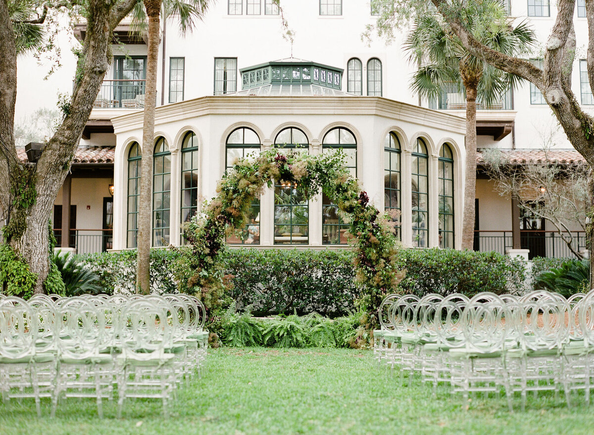 cloister-sea-island-georgia-wedding-ceremony-garden