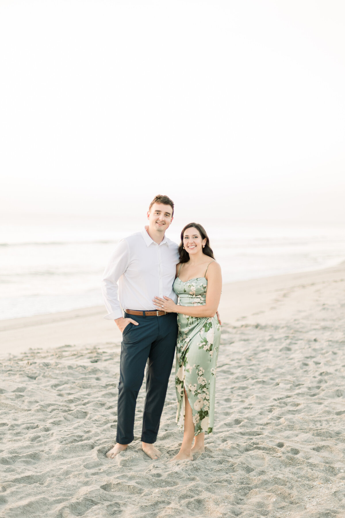 romantic-beach-couples-photos
