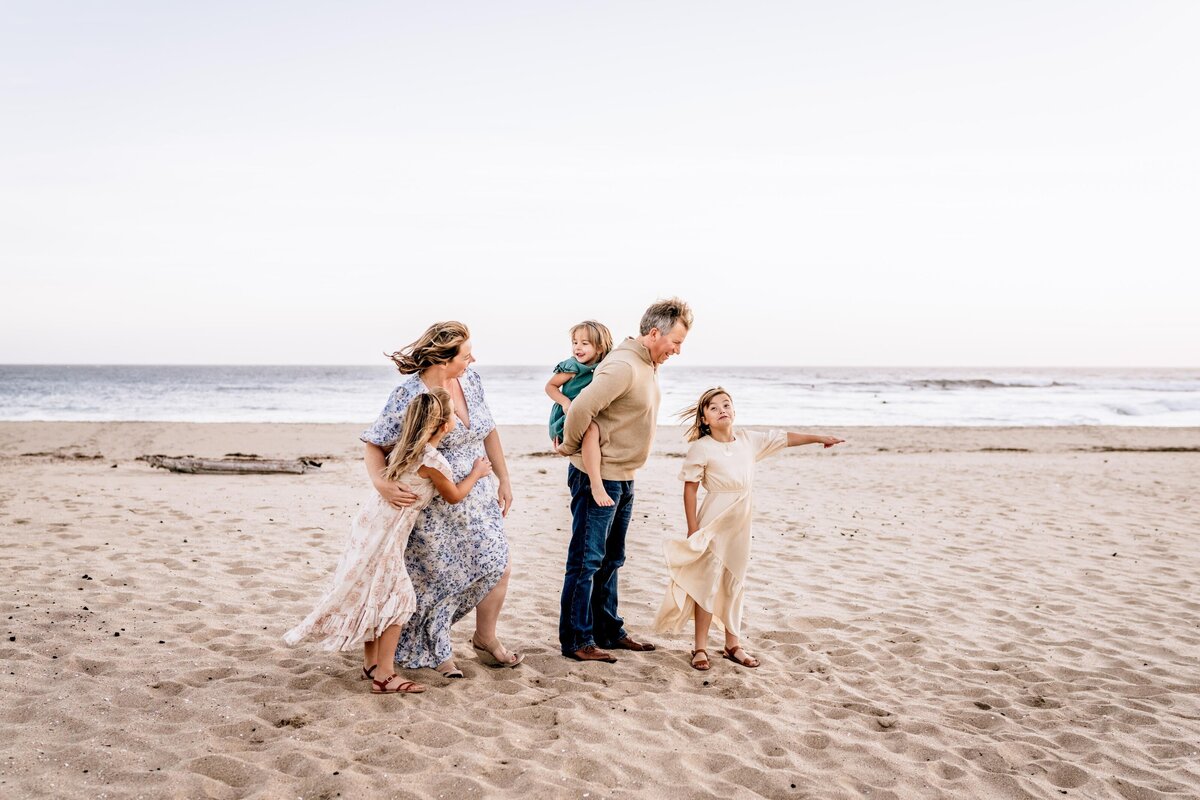casual-family-beach